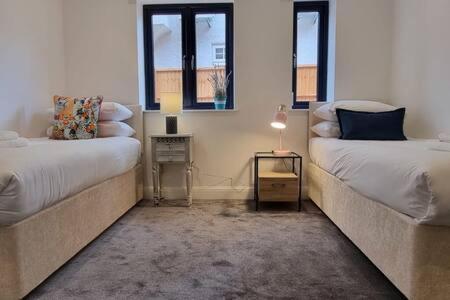 Beautiful Apartment Overlooking A Garden لندن المظهر الخارجي الصورة