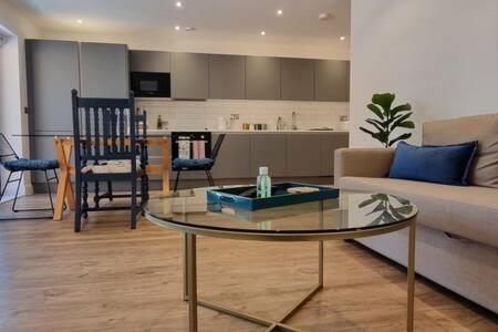 Beautiful Apartment Overlooking A Garden لندن المظهر الخارجي الصورة